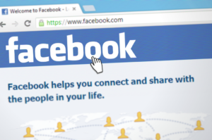 Firma na facebooku.